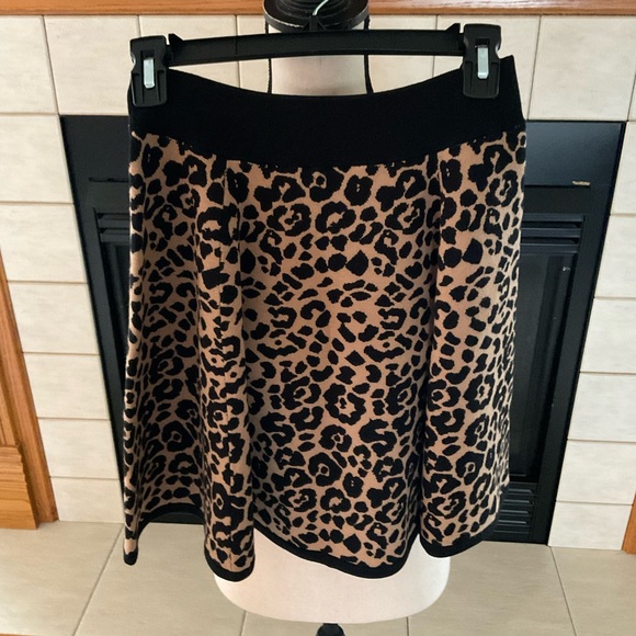 Milly Dresses & Skirts - Milly Leopard Print Flare Skirt, Women’s Sz S